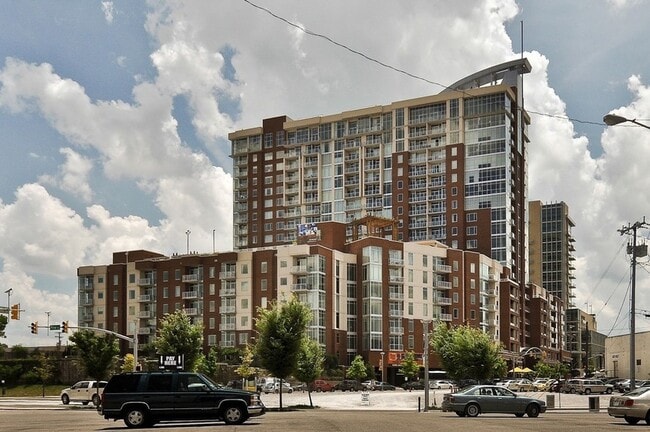 Building Photo - 600 12th Ave S