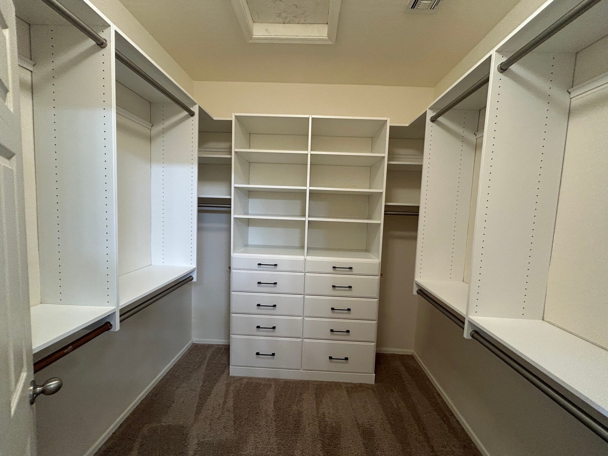 Building Photo - 3161 S Southwind Dr