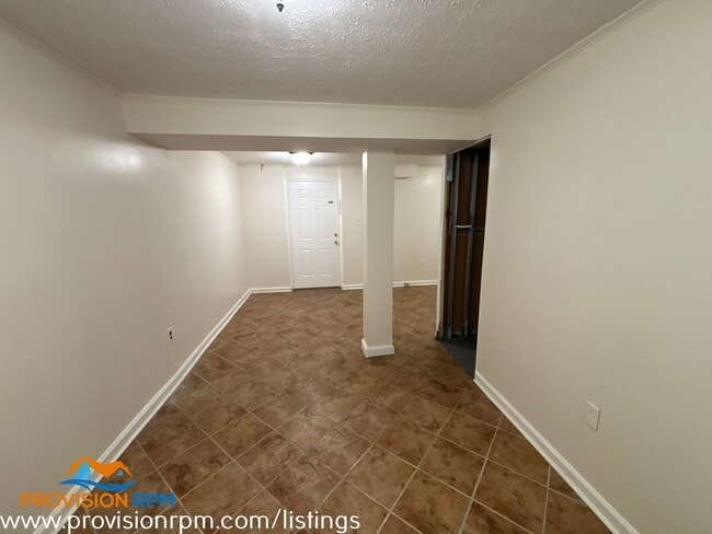 Building Photo - 5138 Clacton Ave