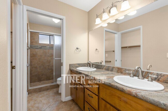 Building Photo - 8052 Phoebe Way