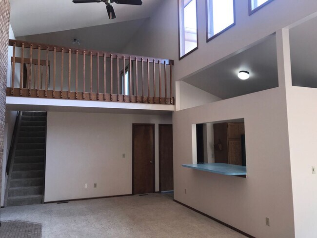 Building Photo - 5292 Cracker Barrel Cir