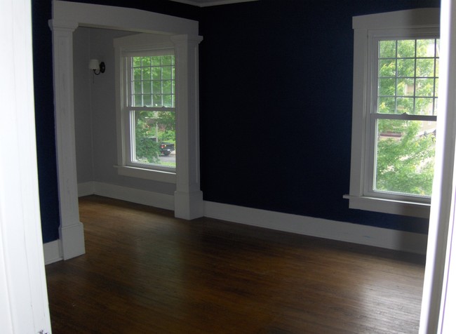 Master Bedroom - 912 N Rebecca Pl