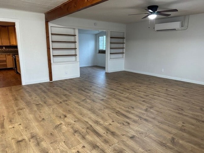 Building Photo - Half Off First Month's Full Rent!!