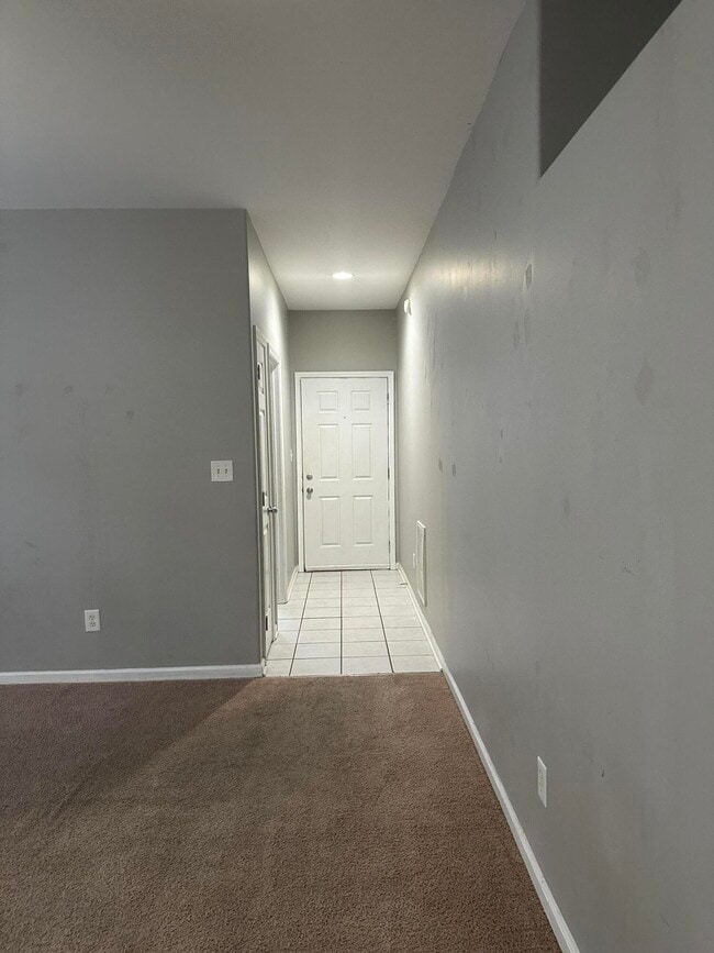 Building Photo - 3845 Pinecrest Way