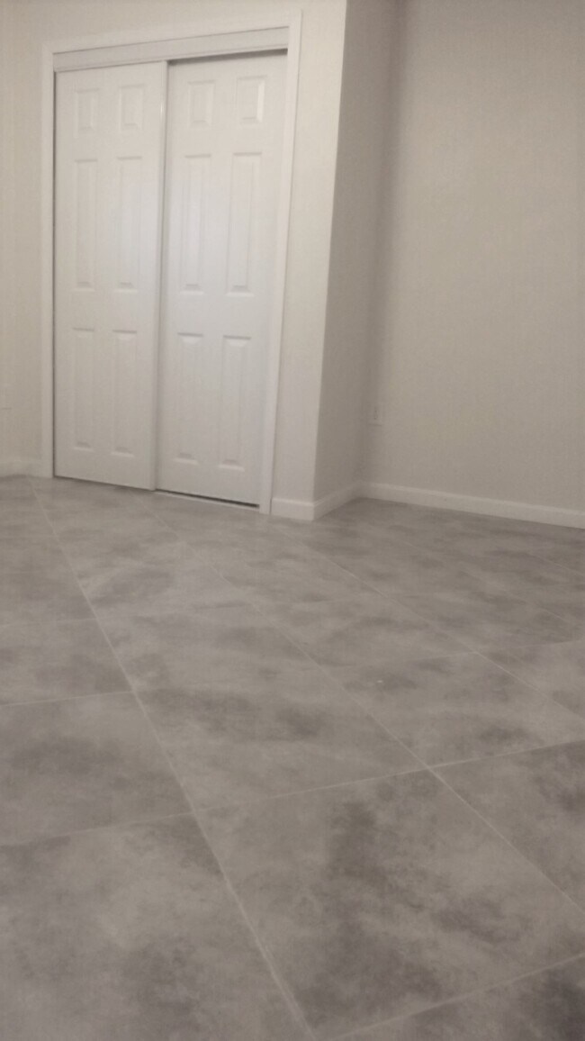 Hallway BR - 4011 Bandy Rd