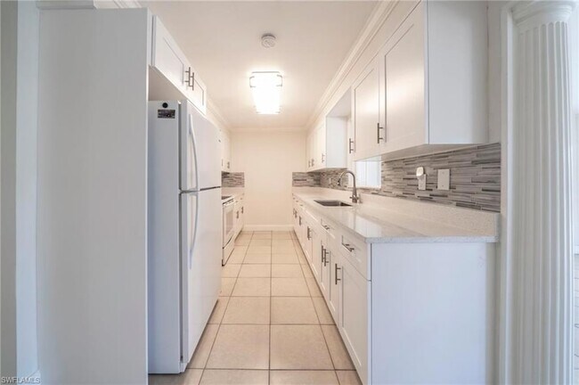 Building Photo - 4916 Viceroy St