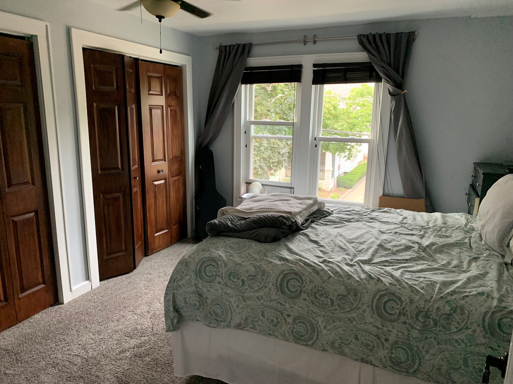 2 bedrooms - 2727 S Shore Dr