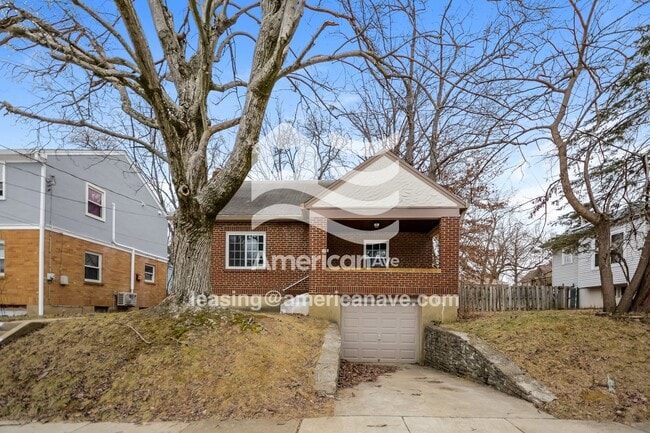 Building Photo - 3908 Grand Ave