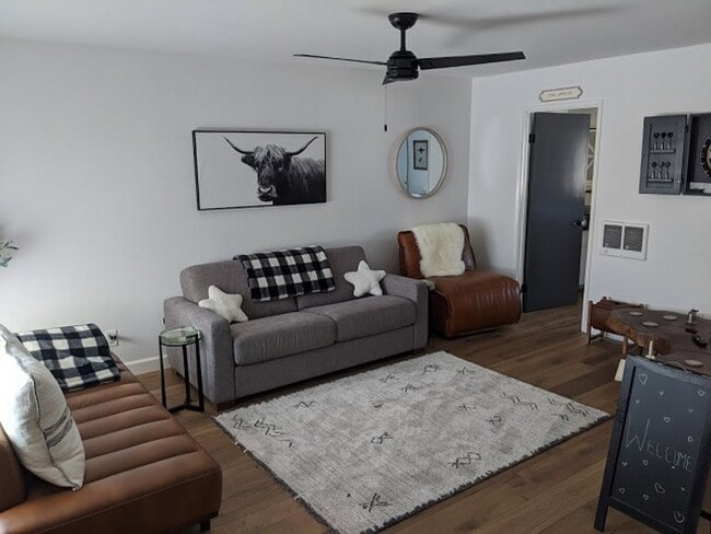 Building Photo - 1 Bedroom-1 Bathroom Single Story Condo in the La Mesa Village