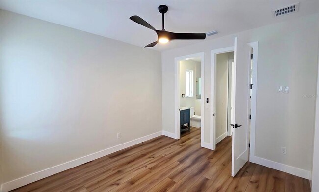 Building Photo - 1156 Cocoanut Ave