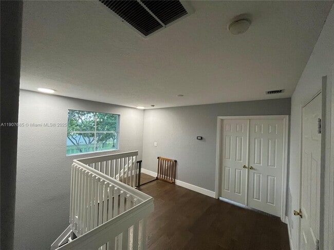 Building Photo - 4790 SW 165th Ave