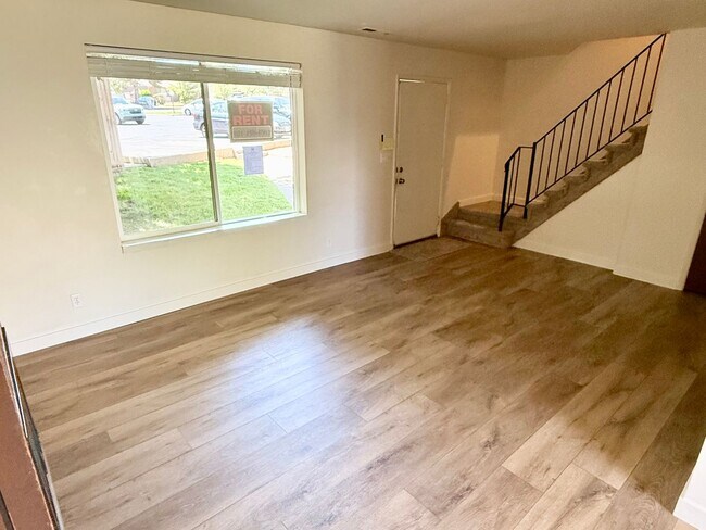 Building Photo - Parkridge Drive Duplex
