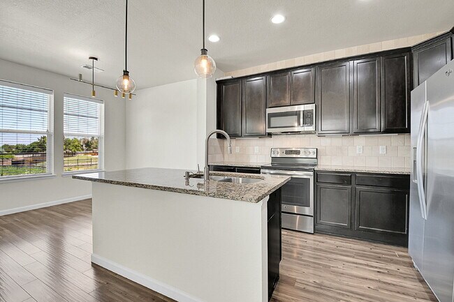Building Photo - $3,150.00, 3 bed, 2 bath, located in Cente...