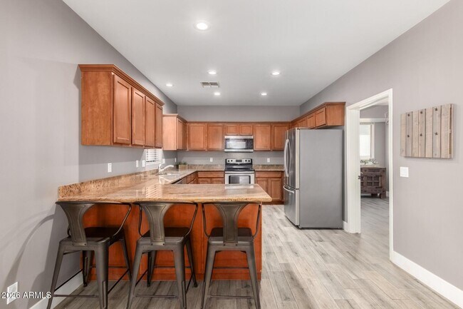 Building Photo - 11430 N 16th St