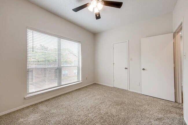 Building Photo - 500 Norwood Pl