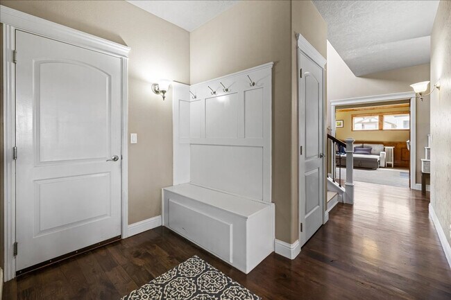 Building Photo - 2279 S Bear Claw Way