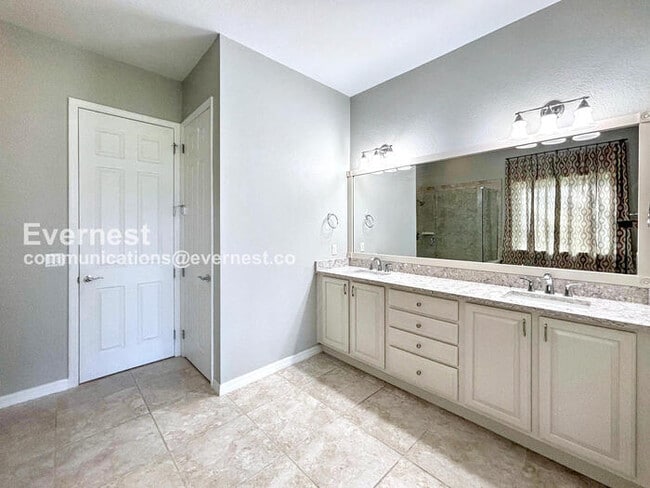 Building Photo - 296 Del Sol Ave