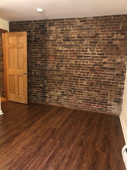 Building Photo - 165 Winthrop Rd
