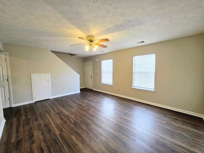 Building Photo - 315 Turfway Dr