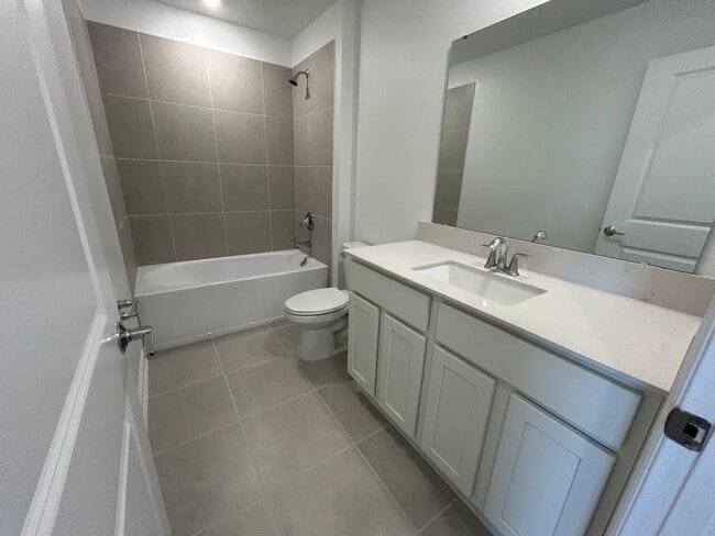 Building Photo - 5680 Portico Pl