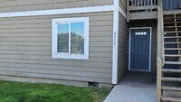 Building Photo - 2040 NE Elk St
