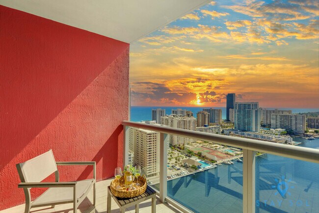 Building Photo - 2602 E Hallandale Beach Blvd