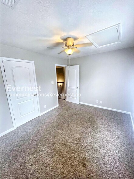 Building Photo - 1533 Apache Way