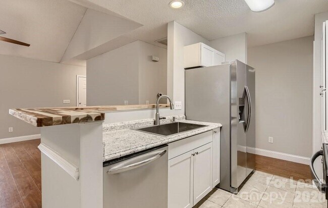 Building Photo - 431 Cedarcroft Dr
