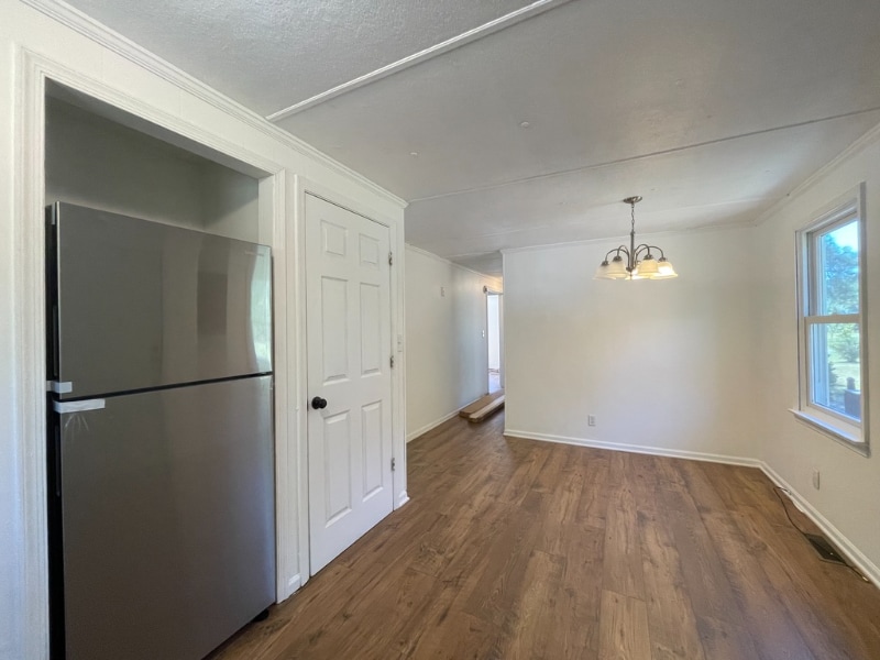 Building Photo - 10714 Quaker Rd