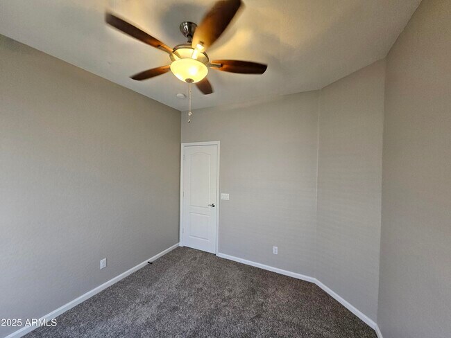 Building Photo - 2065 E Hulet Dr