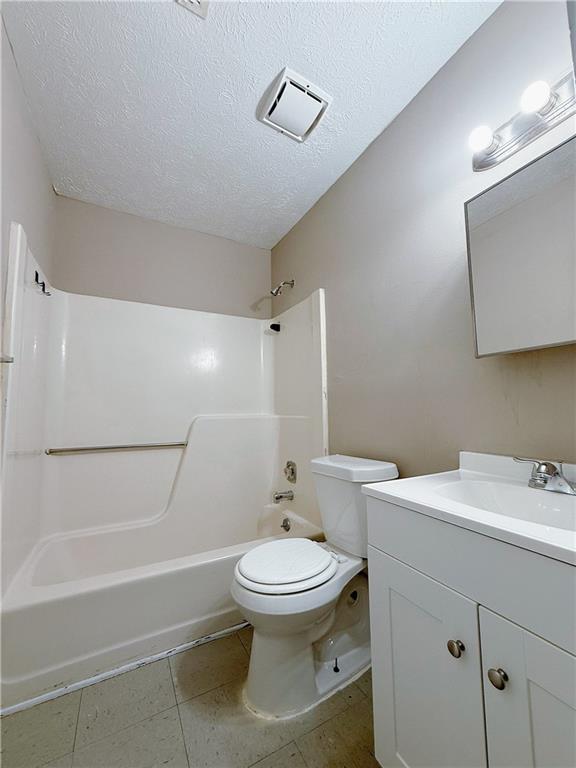 Building Photo - 2887 Lakemont Dr SW