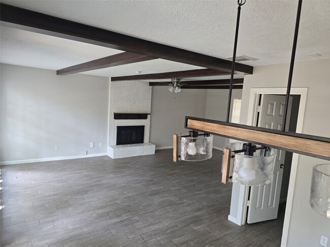 Building Photo - 3211 Highland Laurels Dr