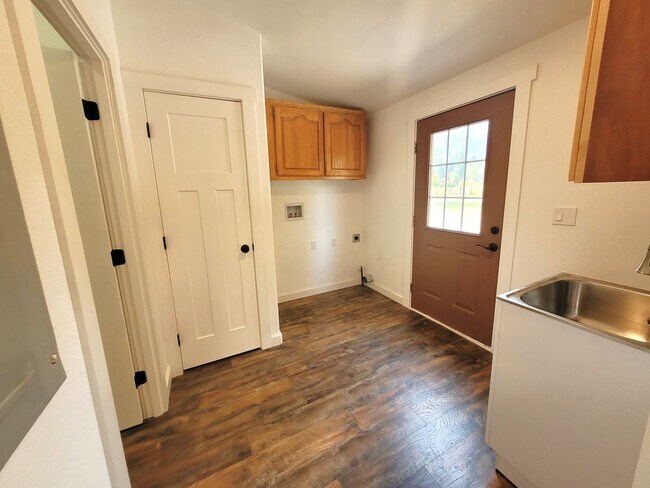 Building Photo - Country Home in secluded Mosquito Lake Rd ...