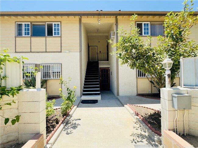 Building Photo - 18556 Community St