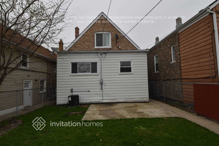 Building Photo - 2528 Ridgeland Ave