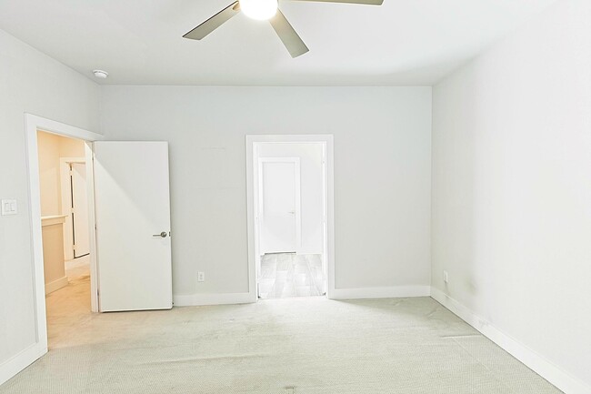 Building Photo - 1405 Bronson Ct