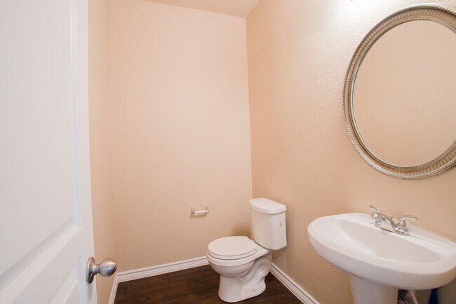 Building Photo - 1005 Papaya Cove