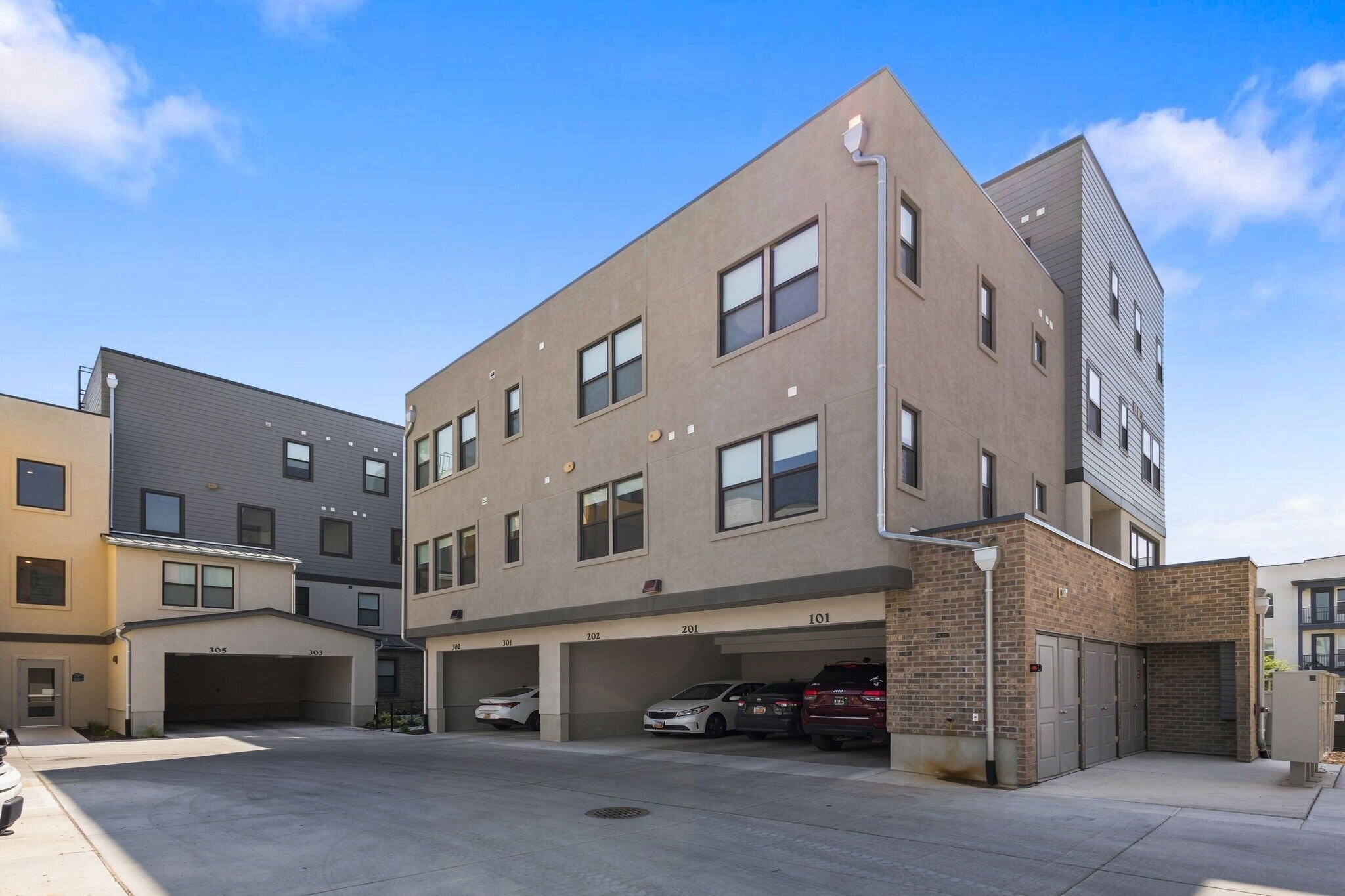 Building Photo - 5192 W Black Twig Dr