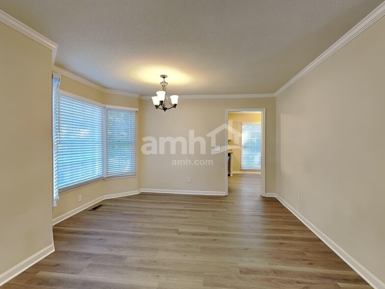 Building Photo - 6323 Stonewick Dr