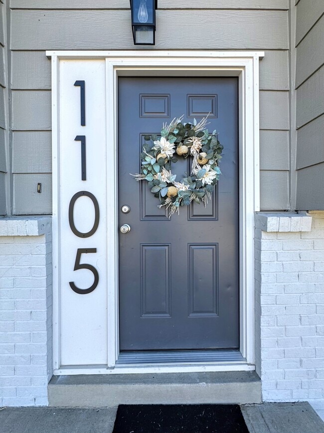 Building Photo - 1105 Mt View Ln