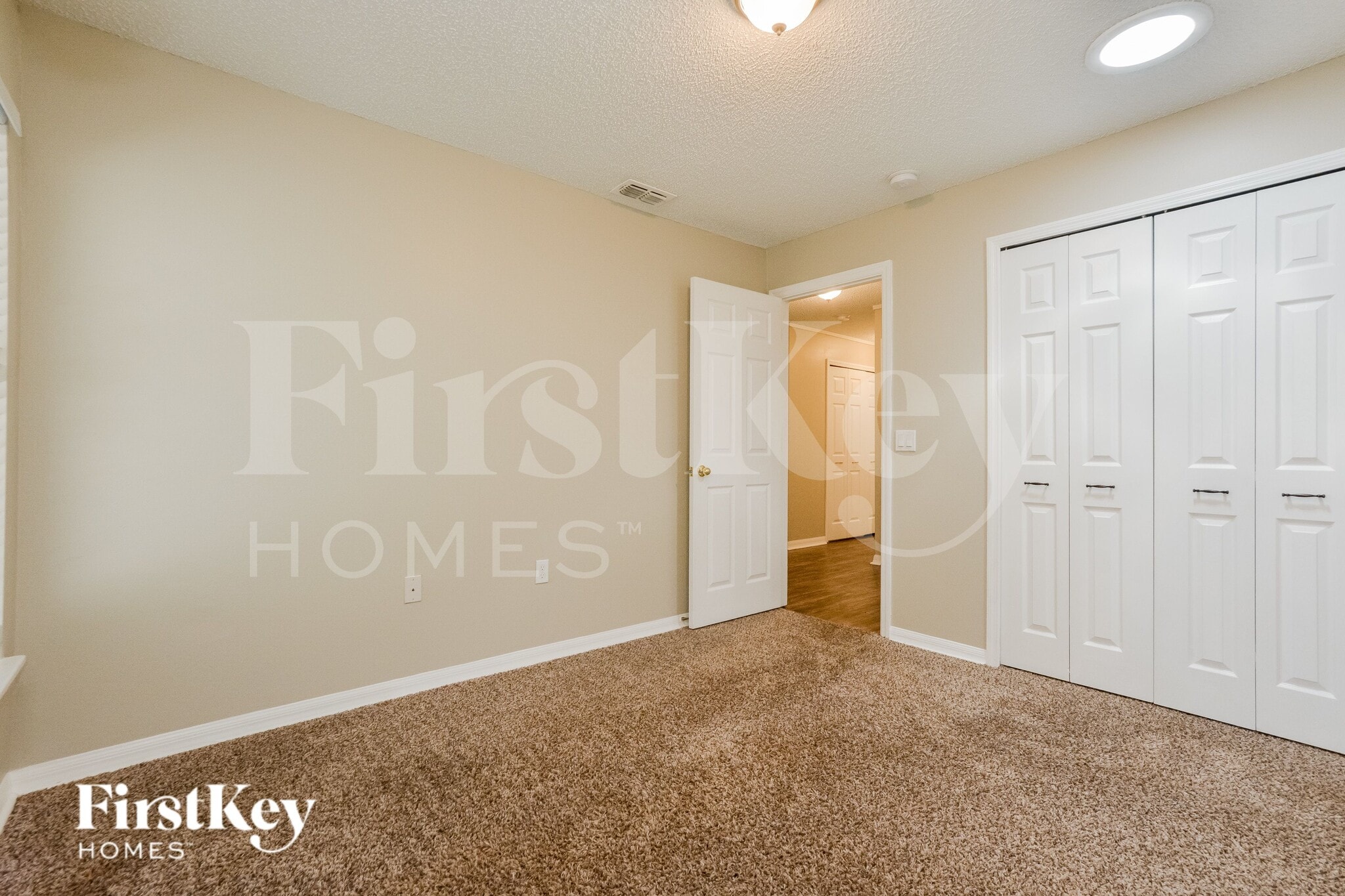Building Photo - 1741 W Marshall Lake Dr