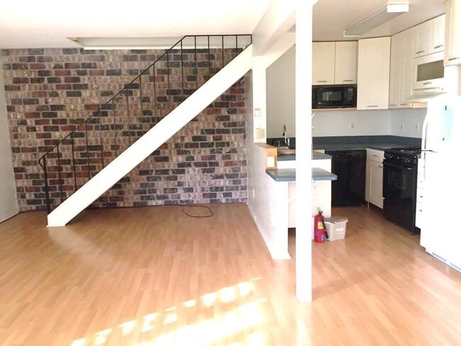 Building Photo - Epic REA: Cozy 2BR Near UC Davis w/ Garage...