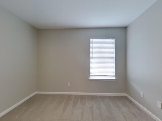 Building Photo - 12711 Plummersville St