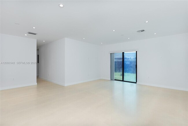 Building Photo - 1801 NE 173rd St