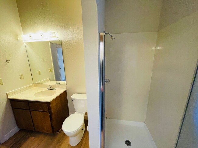Building Photo - Spacious 4 bed 3 bath house for RENT in So...