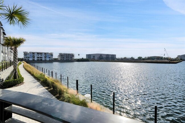 Building Photo - 5351 Bridge St