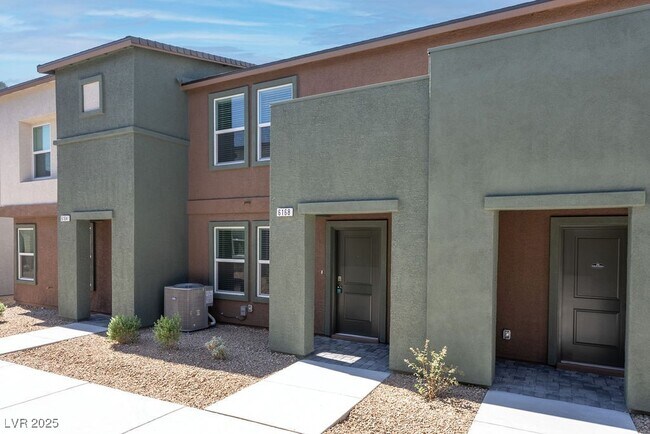 Building Photo - 6168 Hibiscus Gdn St