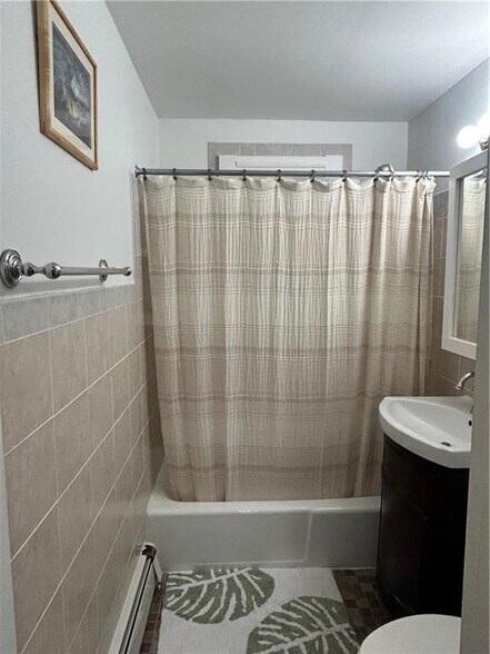 Building Photo - 70 Carroll Ave