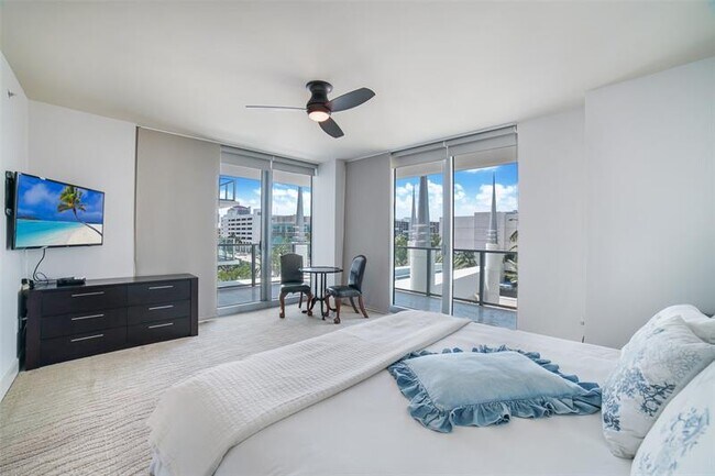 Building Photo - 3101 S Ocean Dr