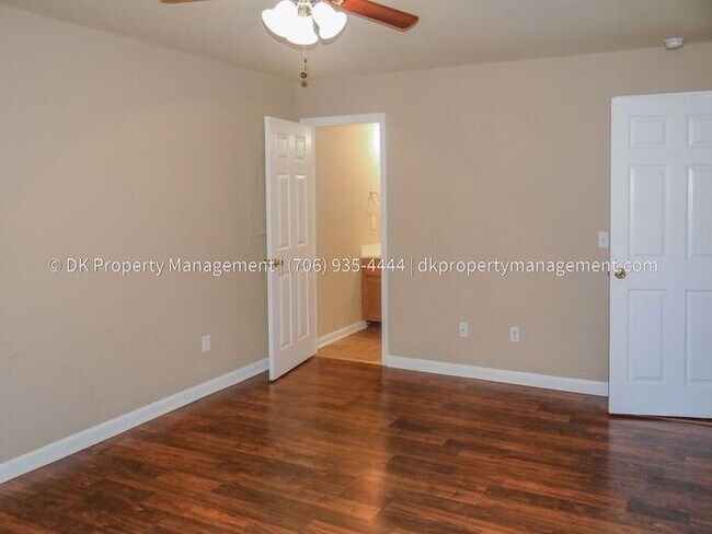 Building Photo - 503 Corey Cir